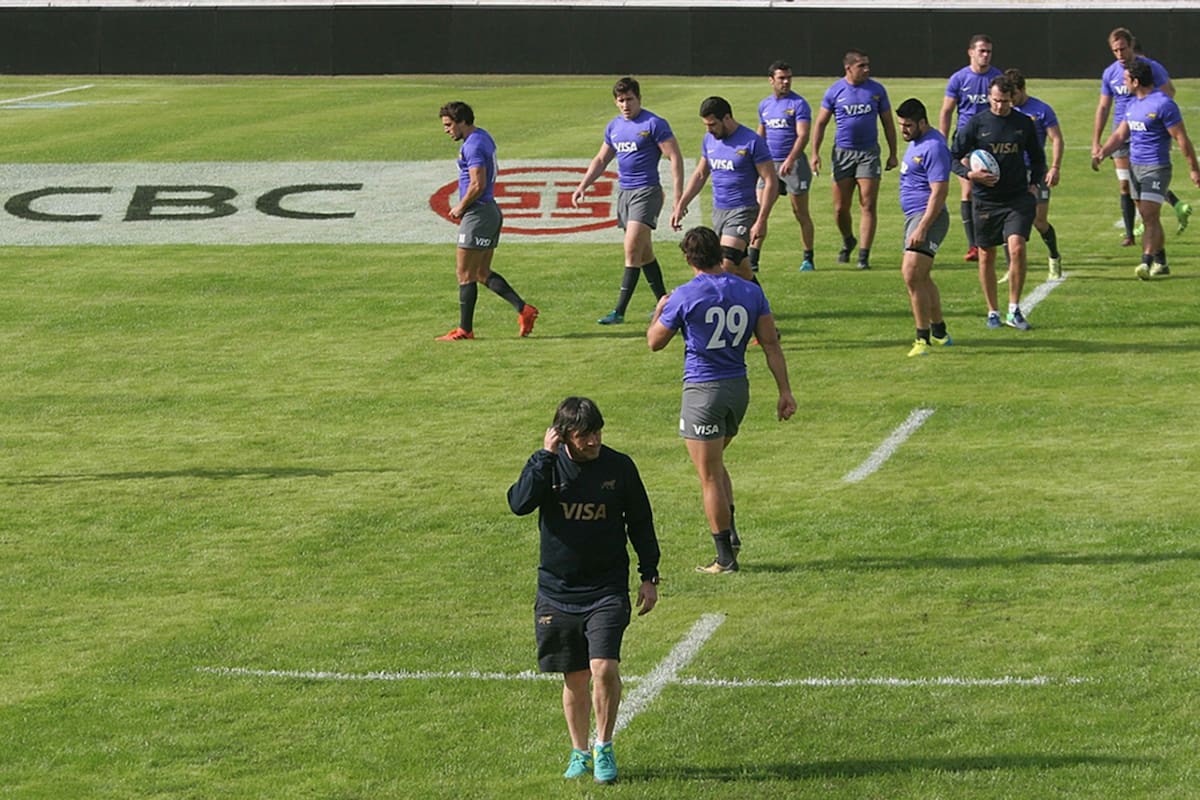 Daniel Hourcade y su último captains run como coach de los Pumas, en Chaco