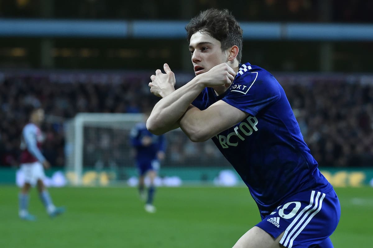 Daniel James convirtió dos goles en el 3-3 de Leeds