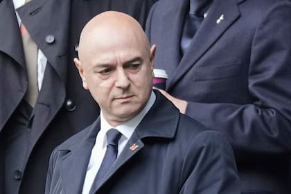 Daniel Levy deja su cargo como presidente del Tottenham tras polémico mandato de 25 años