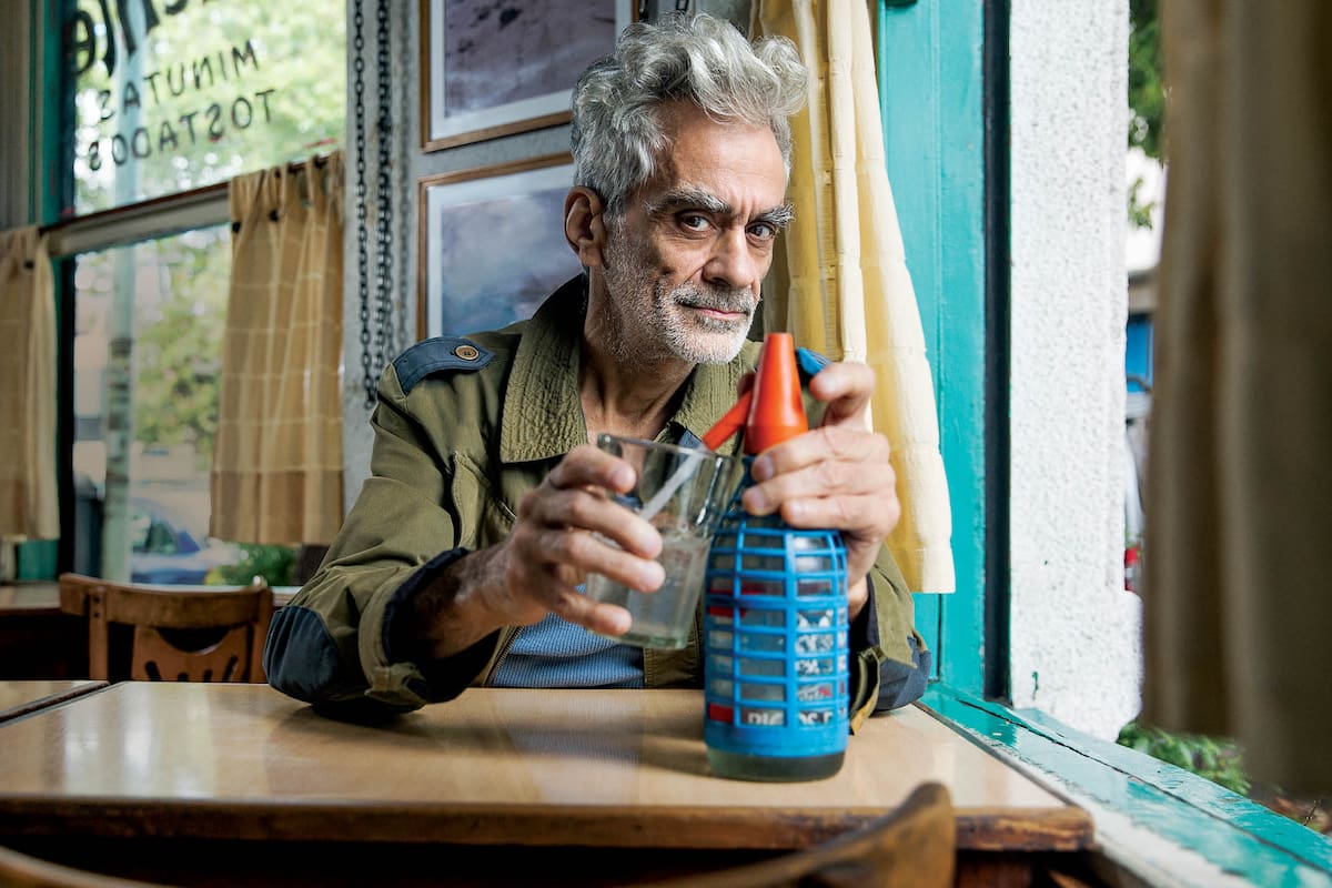 Daniel Melingo, un veterano con honores del rock en los 80, dejó casi todo para renovar el tango y ahora se reinventa en la electrónica, el cine y hasta prepara una ópera