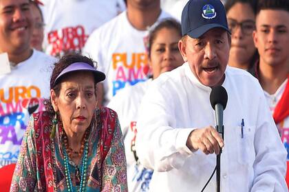 Daniel Ortega junto a Rosario Murillo, acusados por la persecución de opositores en Nicaragua