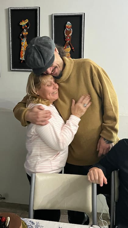 Daniel Osvaldo junto a su madre