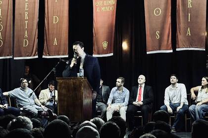 Daniel Parisini, el Gordo Dan, durante el acto de lanzamiento de Las Fuerzas del Cielo, junto a otros seguidores del presidente Milei