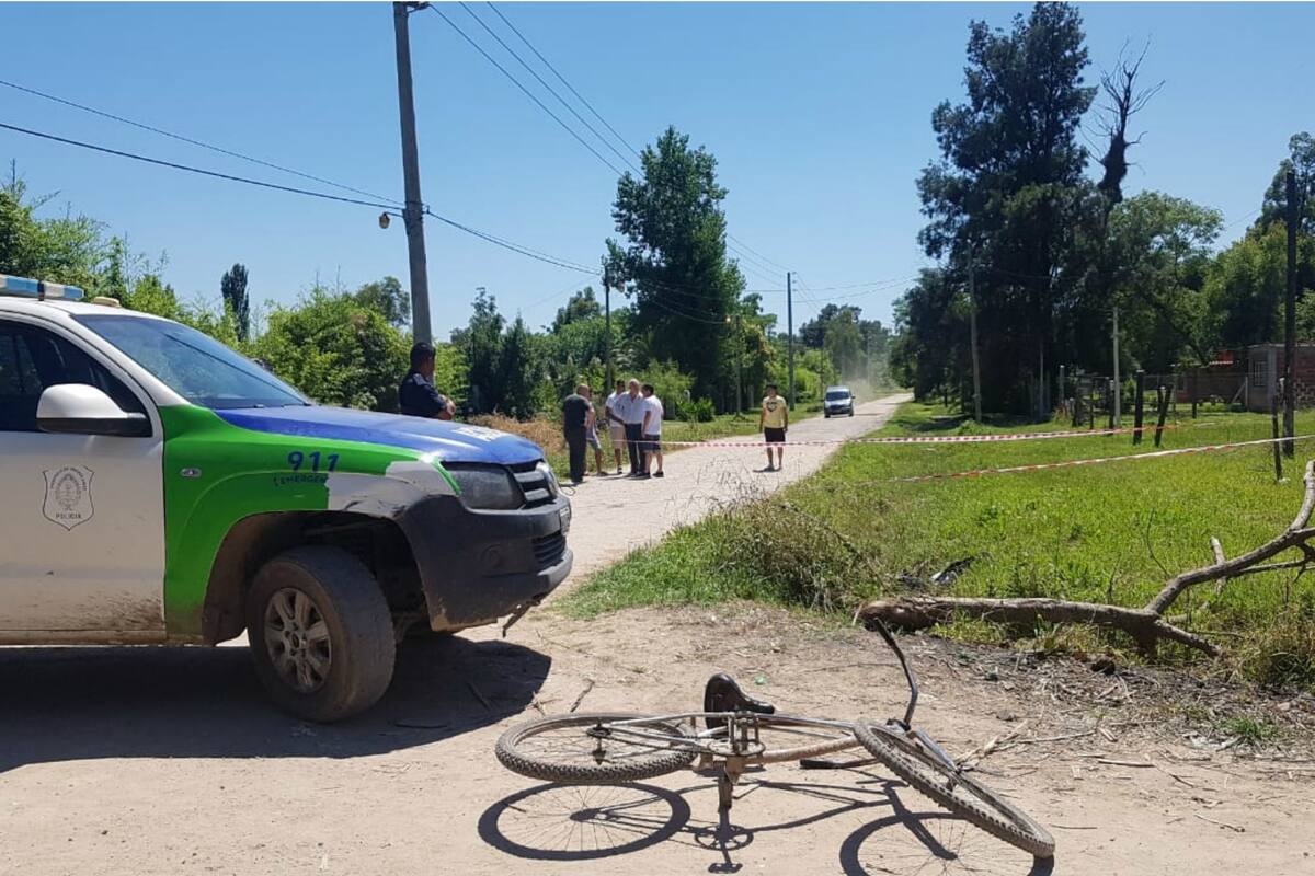 Daniel Pérez, de 36 años, habría caído en una zanja mientras conducía con su bicicleta en la madrugada