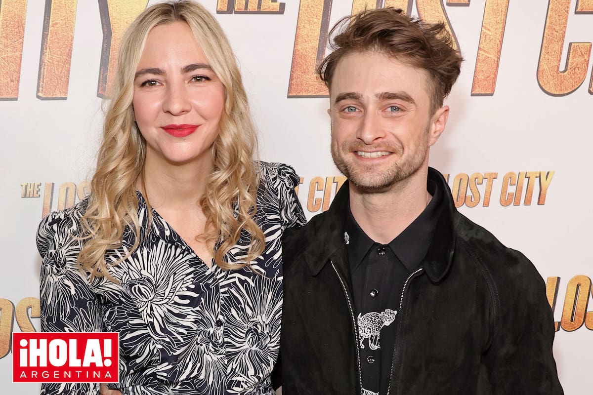 Daniel Radcliffe y su novia, Erin Darke, posan en la avant-première del último film del actor, La ciudad perdida, en Nueva York.