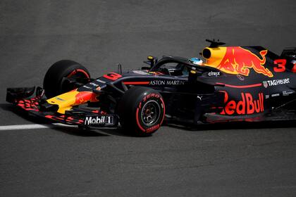 Daniel Ricciardo lideró los ensayos libres en Bakú