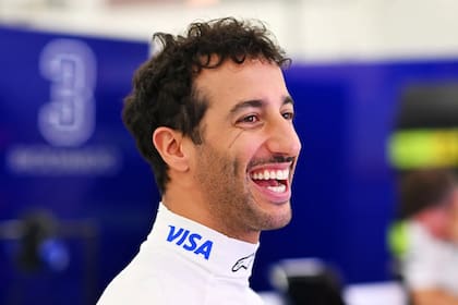 Daniel Ricciardo sonríe, como casi siempre: su cuello muestra la marca mundial que ingresó este año en la Fórmula 1