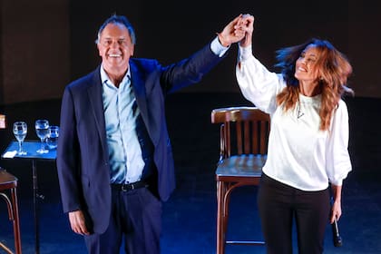 Daniel Scioli y Victoria Tolosa Paz