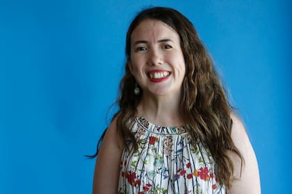 Daniela Aza nació con artrogriposis múltiple congénita y en redes sociales, invita a derribar mitos y tabúes respecto a la mujer y la discapacidad.