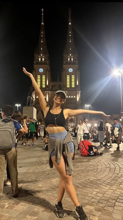 Daniela Celis cumplió con su promesa y fue parte de la peregrinación a Luján