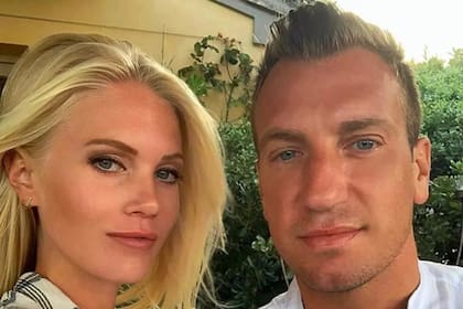 La sueca Daniela Christiansson, novia de Maxi López, reveló en Instagram que tiene pensado formar una familia con el futbolista argentino "quizás en dos años".