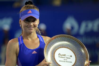 Daniela Hantuchova posa con su trofeo