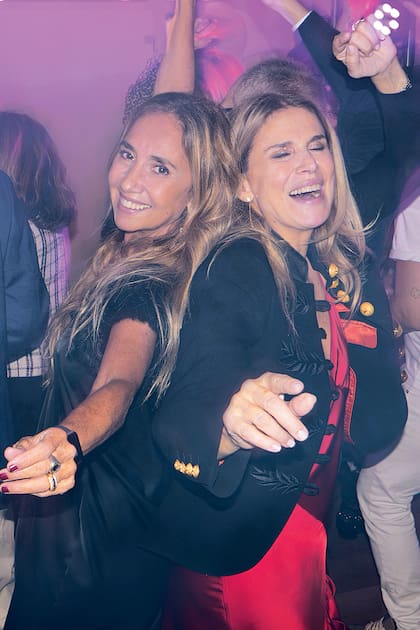 Daniela Macri (hermana de Jorge), amiga de toda la vida de Flavia, a puro ritmo