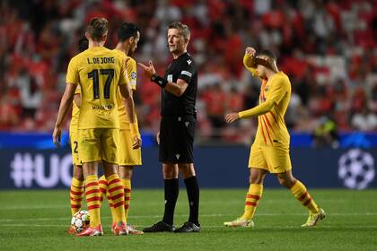 Daniele Orsato durante un partido de la Champions League