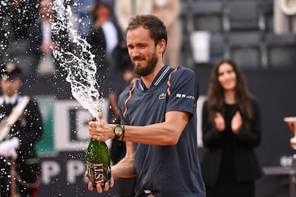 Daniil Medvedev escaló al segundo lugar del ranking mundial de la ATP con su título en Roma