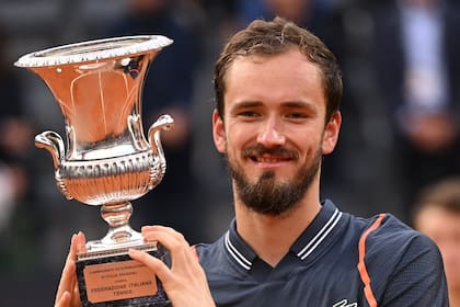 Daniil Medvedev logró su primer título sobre canchas de polvo de ladrillo en el circuito de la ATP