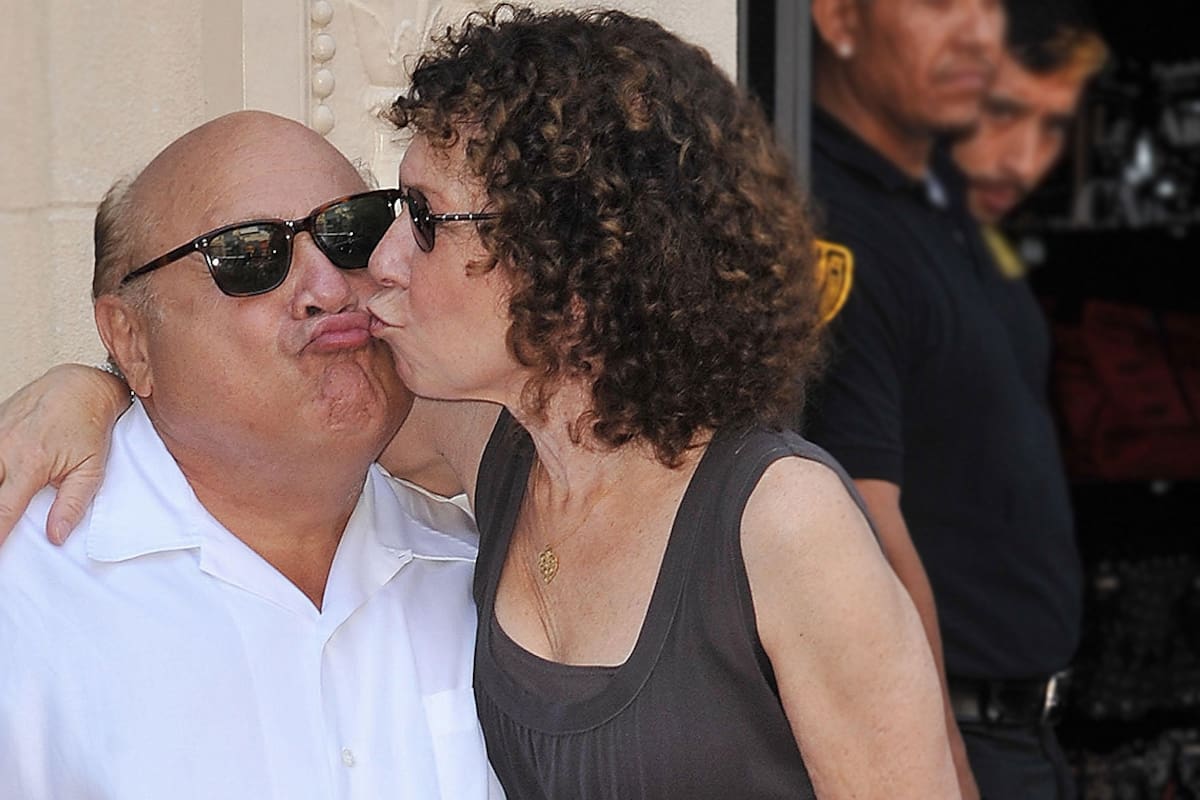 Danny DeVito y Rhea Perlman