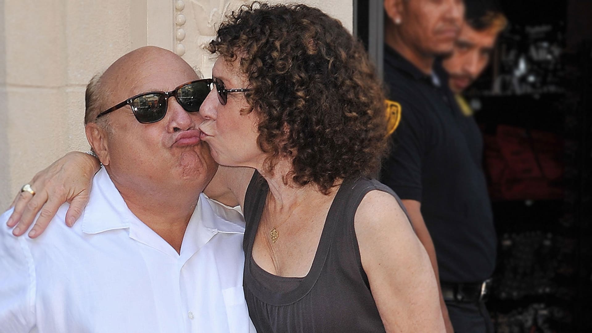 Danny DeVito y Rhea Perlman