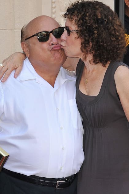 Danny DeVito y Rhea Perlman