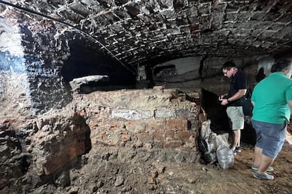 Daños por una excavación en el Mercado de San Telmo