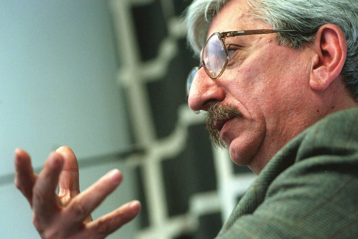 Dante Caputo en una entrevista con LA NACION en 1997