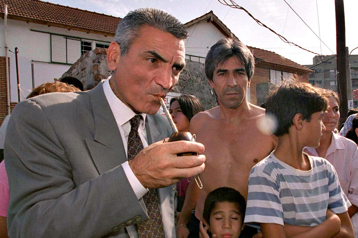 Dante Gullo cierra su campaña en el Bajo Flores en abril de 1996