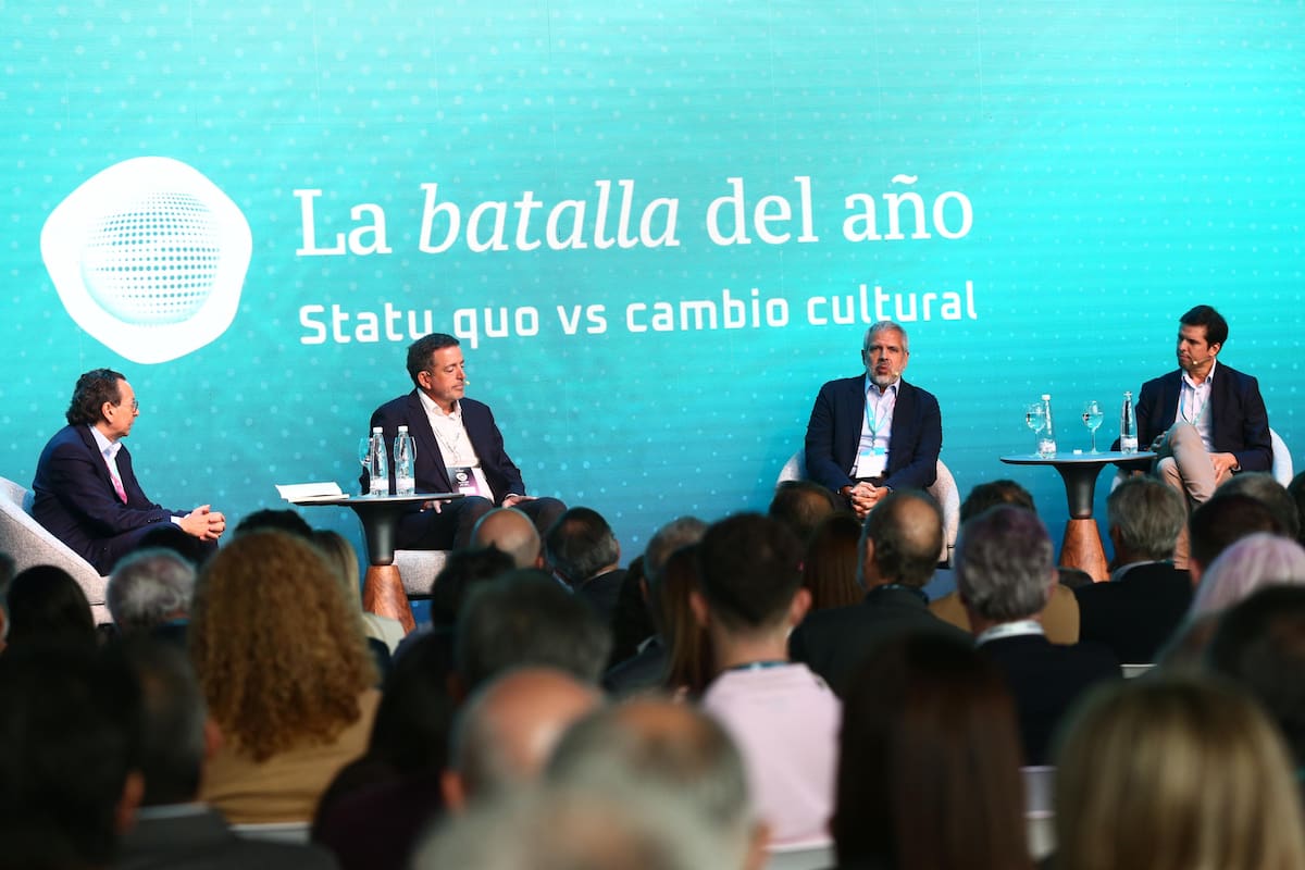 Dante Sica, de Abeceb, dialogó con Mariano Bosch (Adecoagro), Luis Perez Companc (Molinos y Pecom) y Martín Castelli (Blue Star Group)