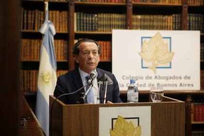 Dante Sica, durante su exposición en el Colegio de Abogados de la Ciudad de Buenos Aires