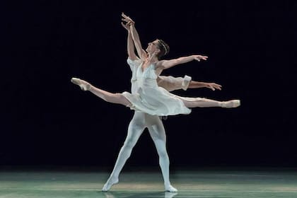 Luciana París y Juan Pablo Ledo, que ya habían participado de la cruzada en 2017, vuelven a sumarse a Danzar por la Paz con un pas de deux clásico