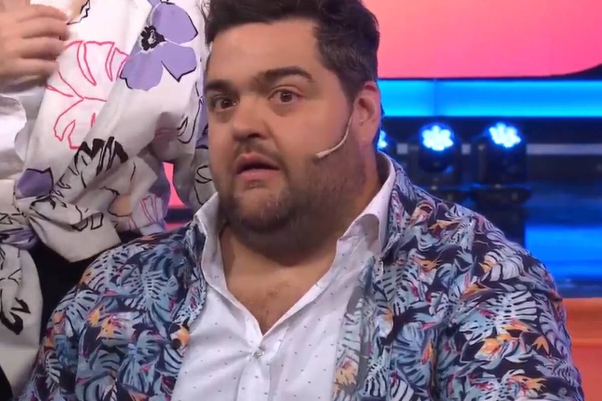 Darío Barassi despidió a la audiencia de 100 argentinos dicen con un look playero (Foto: Captura de video)