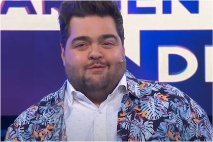 Darío Barassi despidió a la audienciav de 100 argentinos dicen con un look playero