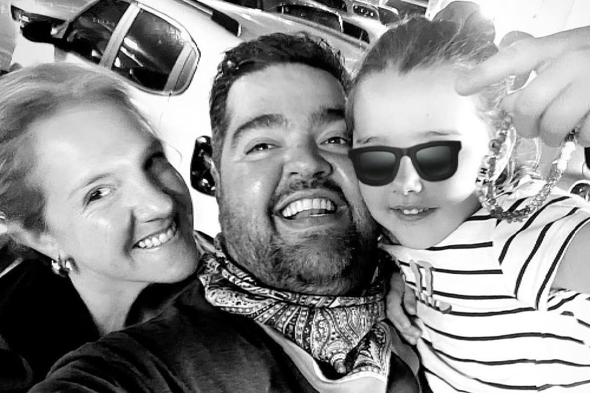 Darío Barassi junto a su mujer y a su hija Emilia