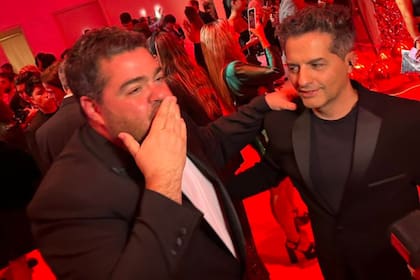 Darío Barassi le tiró un palito al aire a Ángel de Brito y este le devolvió con una pregunta picante: ¿A quién querés más?