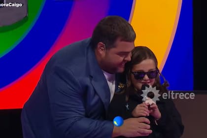 Darío Barassi llevó a Emilia, su hija mayor, a Ahora Caigo (Foto: Captura / eltrece)