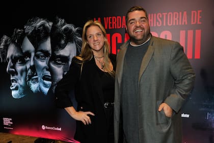 Darío Barassi y Lucía Gómez Centurión se conocieron en su San Juan natal, cuando tenían apenas 16 años y hoy son una pareja sólida y tienen dos hijas, Emilia e Inés