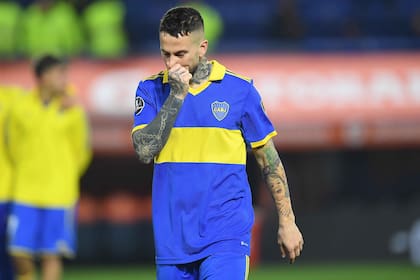 Darío Benedetto consideró que su compañero de equipo en Boca Juniors, Cali Izquierdoz, salió del once titular por motivos extra futbolísticos