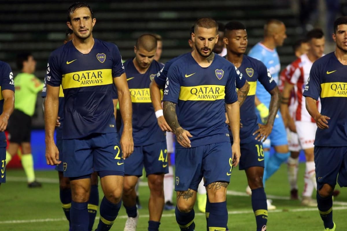 Darío Benedetto enojado con el nivel de su equipo