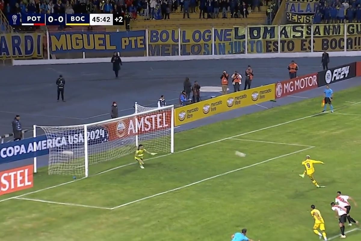 Darío Benedetto falla el penal de Boca ante Nacional Potosí