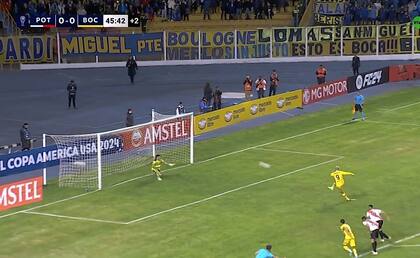 Darío Benedetto falló el penal de Boca ante Nacional Potosí