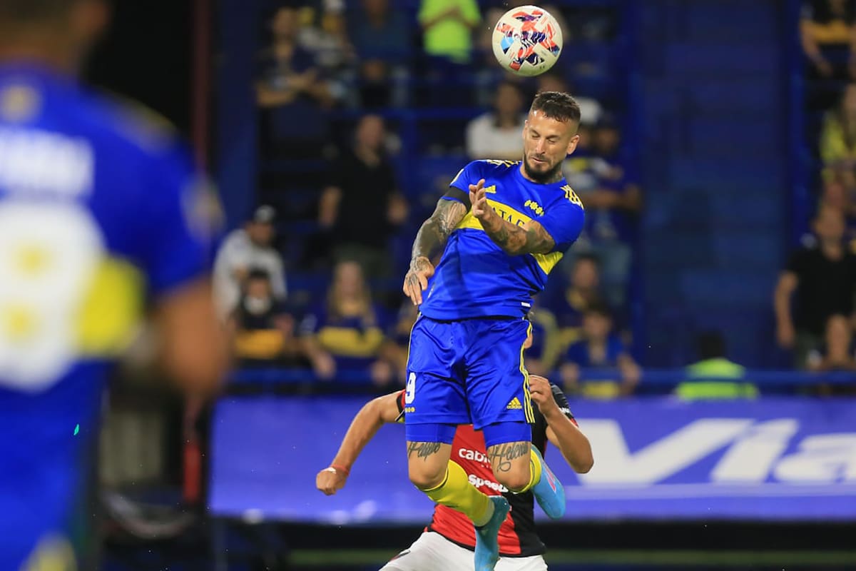 Darío Benedetto, la carta de gol de Boca que apareció ante Colón