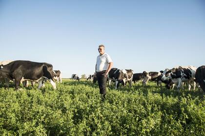 Darío Dell Erba, empresario tambero que gerencia seis tambos pastoriles en tierras propias y alquiladas de Rafaela