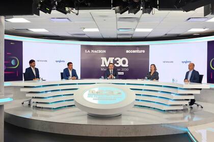 Darío Turovelzky (ViacomCBS), Martín Galdeano (Ford), José Del Rio (LA NACION), Martina Rua (periodista) y Domingo Speranza (Newmark)