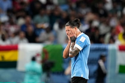 Darwin Núñez se lamenta luego de la eliminación temprana de Uruguay en el Mundial Qatar 2022
