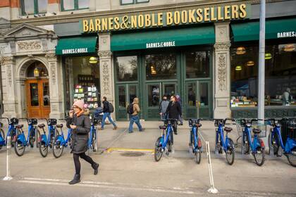 Daunt aventuró que es probable que Barnes & Noble ya tenga algunos libros escritos por IA en sus diferentes sucursales