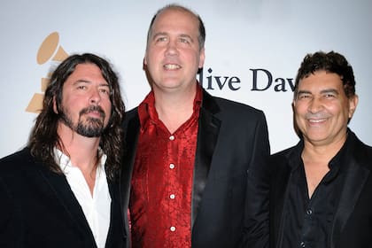 Dave Grohl contó que durante sus últimos encuentros con Krist Novoselic y Pat Smear, el trío se dedicó a improvisar y grabar canciones