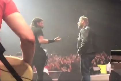 Dave Grohl y John Travolta bailaron al ritmo de You´re The One That I Want