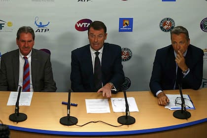 Dave Haggerty, presidente de la ITF; Philip Brook, chairman de la Unidad de Integridad en el Tenis (TIU) y Chris Kermode, CEO de la ATP