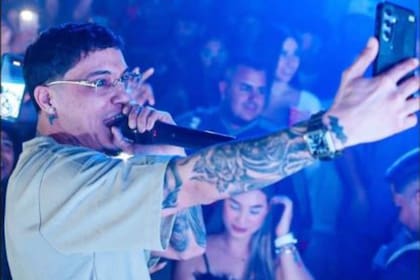 Davicito, cantante venezolano, estuvo detenido por el ICE durante dos meses después de recibir asilo