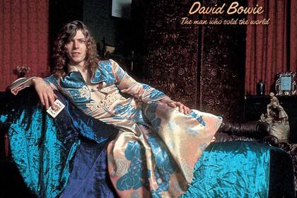 David Bowie y su look "andrógino", de principios de los setenta