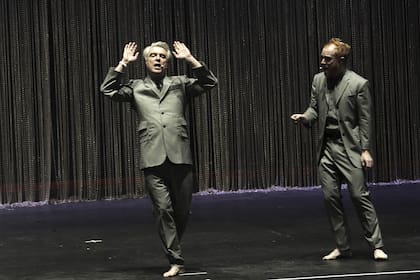 David Byrne sorprendió en el Gran Rex con un show que incluyó todas sus obsesiones, pensamientos y propuestas estéticas